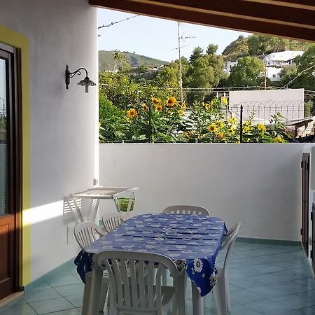 Hôtel Casa Del Glicine à Lipari  Extérieur photo